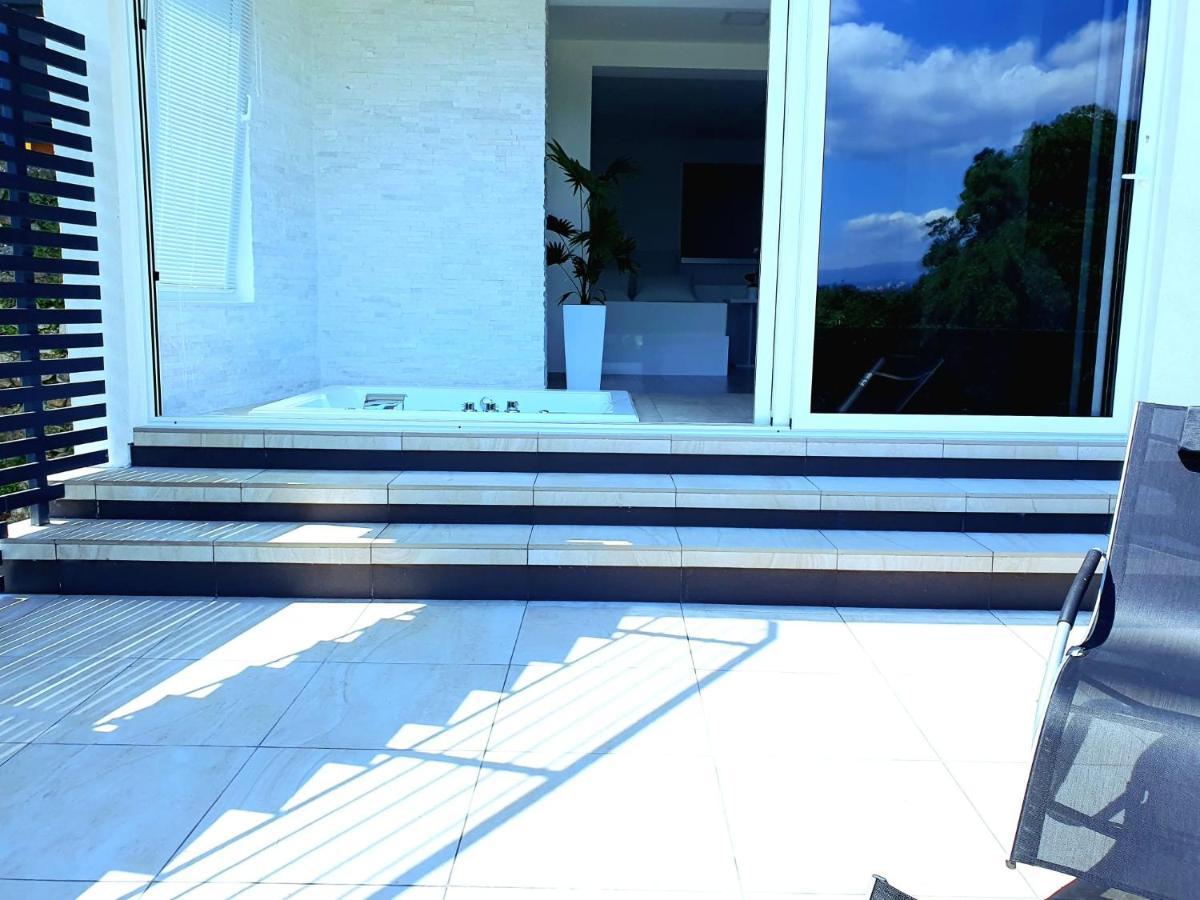 Jacuzzi Penthouse Apartment Matulji Luaran gambar